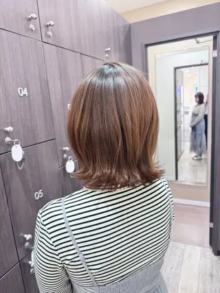 ミディアム パーマ 周 静のヘアスタイル