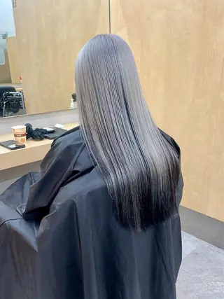 ロング カラー カット・ブリーチ TAIGAのヘアスタイル