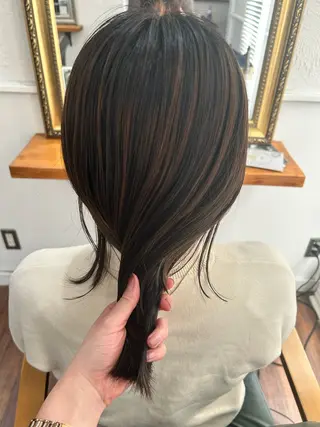 セミロング カラー 江原 彩華のヘアスタイル