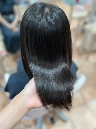 ミディアム パーマ めぞんどぼーて少路所属・めぞんどぼーて REINAのエステ・リラクイメージ