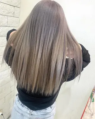 ロング 今村公介 ブリーチ特化、派手髪のヘアスタイル