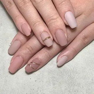 ネイル atelier　FIORITURA所属・FIORITURA aiのネイルデザイン