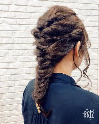 セミロング ヘアアレンジ The book hand salon所属・伊藤 さやかのヘアスタイル