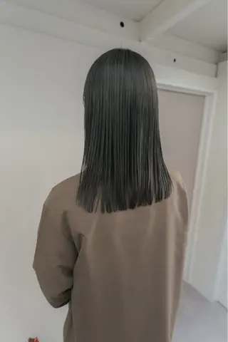 セミロング kyon.hair 韓国カットカラーのヘアスタイル