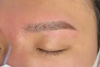 アイブロウ カットスタジオピエロ所属・若江岩田マツエク SUNのマツエク・マツパデザイン