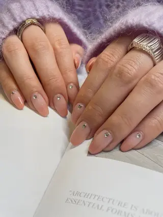 ネイル anyora nail salon所属・大人ワンホン キラキラ／Ayanoのネイルデザイン