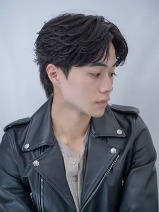 ミディアム 波巻きスパイラル 近藤剛　浦和のヘアスタイル