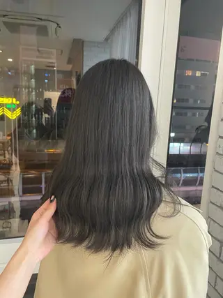 セミロング カラー 艶ハイトーン👑♡ NATSUKIのヘアスタイル