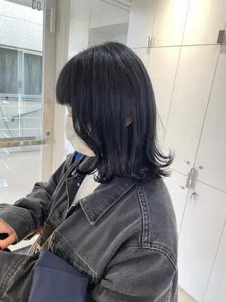 ミディアム カラー ヘアアレンジ 艶髪✨寒色カラー✨ 翁長孝輔のヘアスタイル