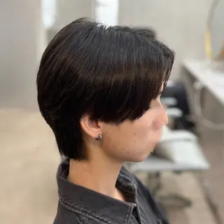 メンズ フェザーパーマ🦋セ ンターパート🖤彩音のヘアスタイル