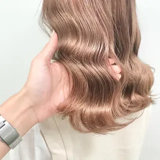 ロング カラー 🩵ハイトーン 美咲🩵のヘアスタイル