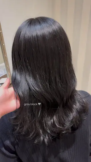 ミディアム DOLL hair所属・なぎさ / 透明感カラー🫧のヘアスタイル