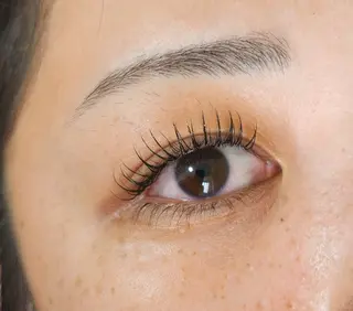 マツエク・マツパ 💜bora .のネイルデザイン