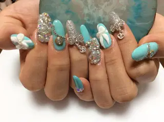 ネイル フラワー ムーンのネイルデザイン