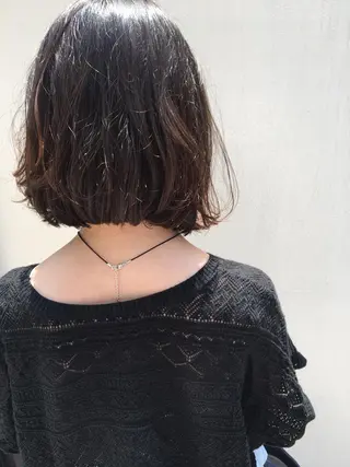 ミディアム カラー THE DAY所属・AKI HASHIMOTOのヘアスタイル