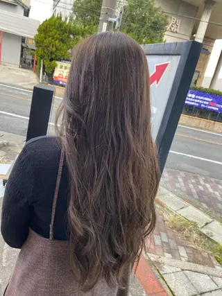 ロング カラー KAITOH ATSUSHIのヘアスタイル