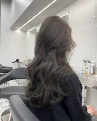 ロング カラー 🪽韓国暗髪ヘア🪽 FRUITS渋谷🤍のヘアスタイル