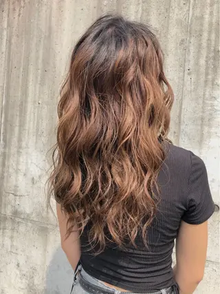 ロング カラー 安藤 佑衣のヘアスタイル