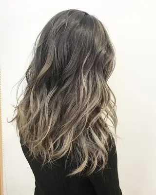 セミロング ハルカ/透け感カラー /顔周りレイヤーのヘアスタイル