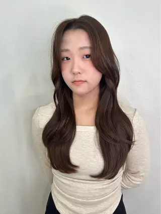 ロング カラー 柔らかカラー🤎 luna🧸🤎のヘアスタイル