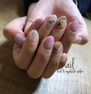 ショート ネイル ツメトマツゲ .のネイルデザイン