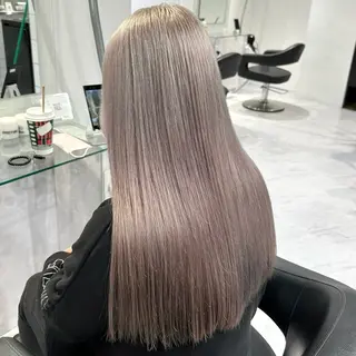 ミディアム レイヤーカット✂︎ ハイトーン🧋ひろむのヘアスタイル