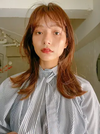 セミロング カラー 透明感🎀LOREN エリコ🌈のヘアスタイル