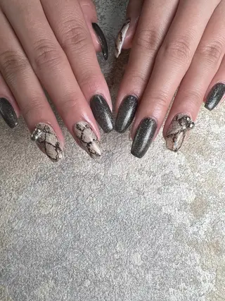 ネイル AURA nailartのネイルデザイン