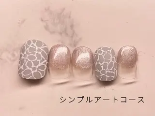 ミディアム ネイルサロン Bliss（ブリス）のネイルデザイン