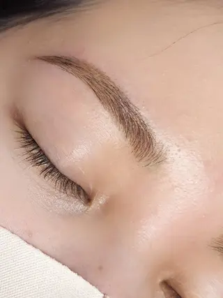 アイブロウ 宜野湾Eyelash w/の眉毛・アイブロウイメージ