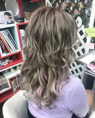 ロング オーストヘアー ミコ所属・岩谷/ブリーチ 🫧透明感カラーのヘアスタイル