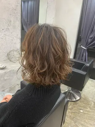 ショート カラー パーマ レイヤーカット TAIKIのヘアスタイル