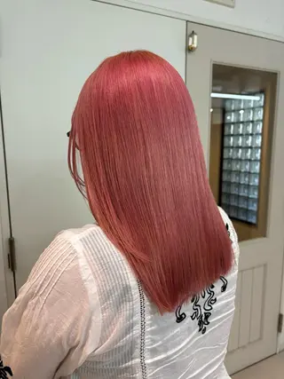 セミロング カラー 室谷 ゆりあのヘアスタイル