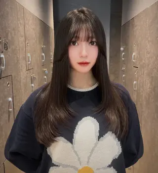 ロング 前嶋 愛友のヘアスタイル