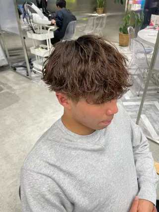 ショート パーマ メンズ カラーモデル⚡️ REONのヘアスタイル