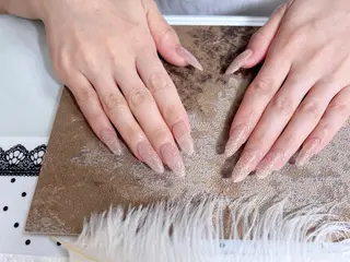 ネイル ネイルサロンAiri 長さ出し·シンプルのネイルデザイン