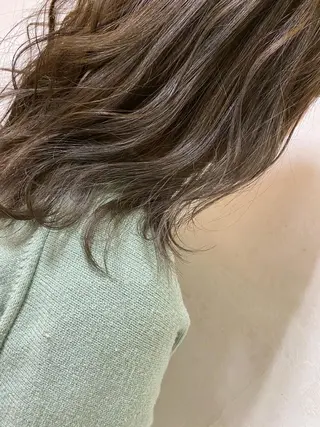 ミディアム カラー 隅田 美樹のヘアスタイル