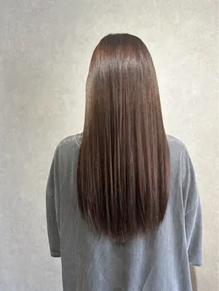 カラー Bish Yanaのヘアスタイル