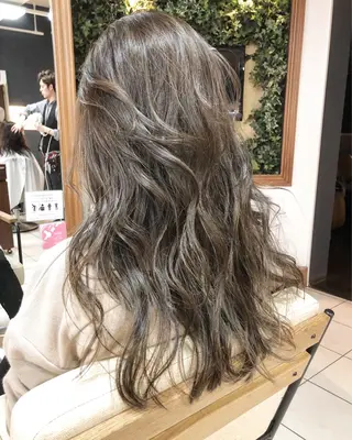 ロング カラー REVE所属・TAKU 美容師のヘアスタイル
