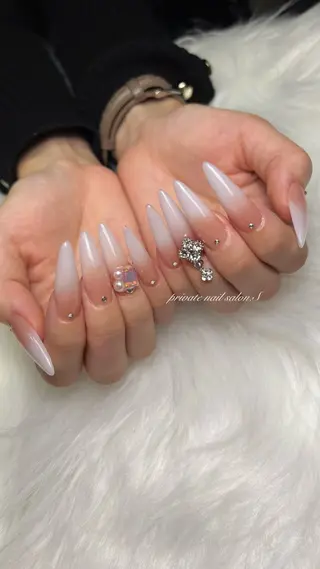 ネイル 関山 志乃のネイルデザイン