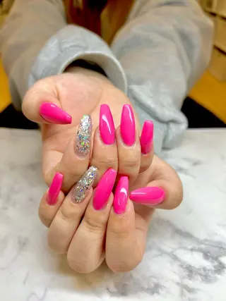 ネイル エーナインシーナシーナ屯田店所属・工藤 佳世のネイルデザイン