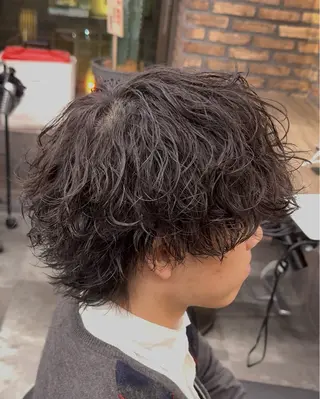 パーマ メンズ シャドウ/波巻き 朝崎倭斗のヘアスタイル