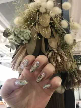 ネイル 指名支持率NO.1 スタイリストのヘアスタイル