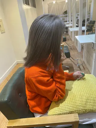 セミロング カラー 🇰🇷ハイトーン× 韓国レイヤー레이어드のヘアスタイル