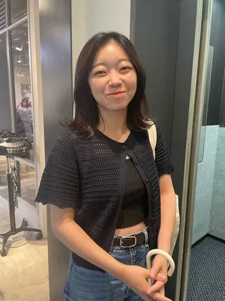 ミディアム 斉藤 瑞恵のヘアスタイル