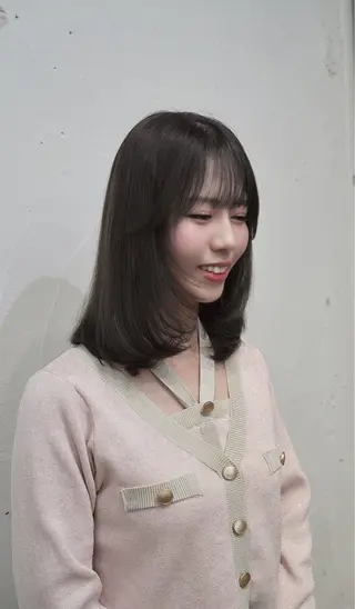 ミディアム 小顔ショート🦋 八巻ちさとのヘアスタイル