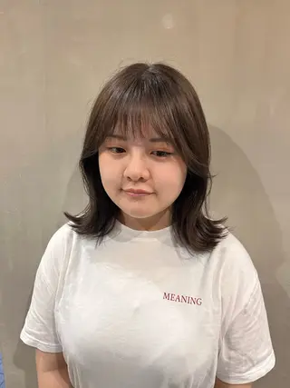 カラー こまつばらみお/レイ ヤー/ダブルカラーのヘアスタイル