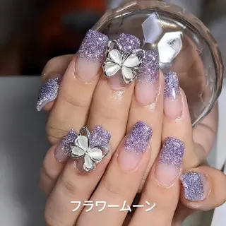 ネイル フラワー ムーンのネイルデザイン