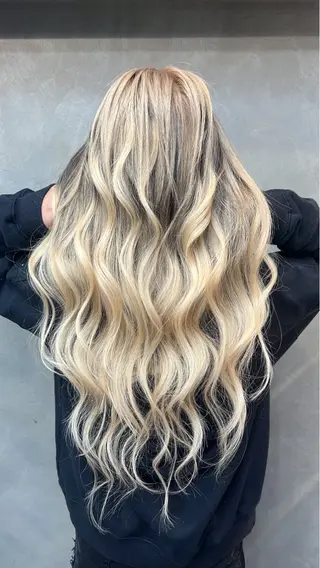 ロング rollen所属・美魔女 美容師NAOのヘアスタイル