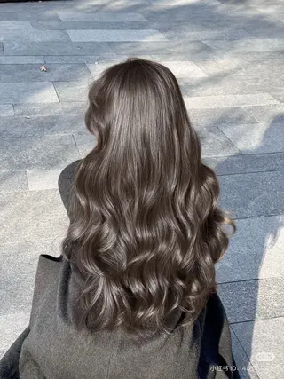 ロング カラー 透明感カラー グレージュ/あいのヘアスタイル